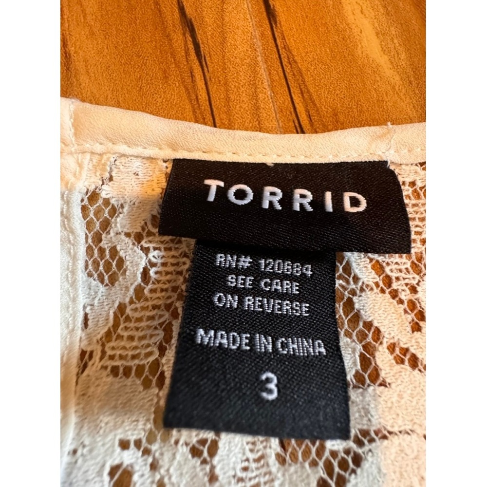 Torrid Lace Overlay Top Size 3 Ivory Floral Sheer Overlay Romantic Boho - Picture 2 of 8